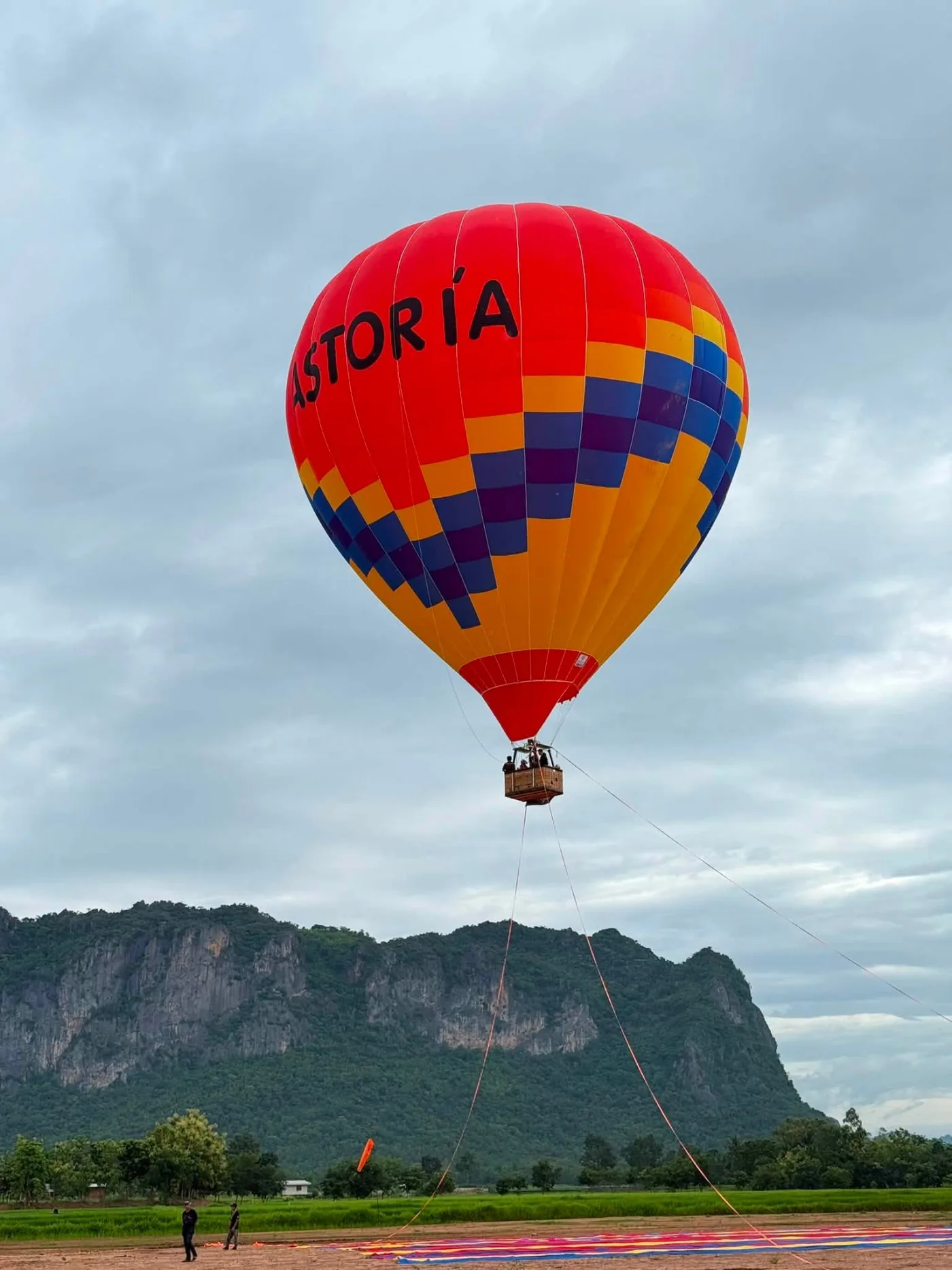 บรรยากาศคอนเสิร์ตที่ Astoria Airfield ภูผาม่าน
